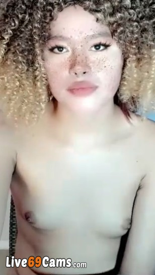 Live69Cams Little Freckled